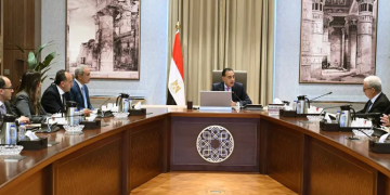 مدبولي يناقش مع اللجنة الاستشارية مؤشرات الاقتصاد الكلي وتحسين معيشة المواطنين