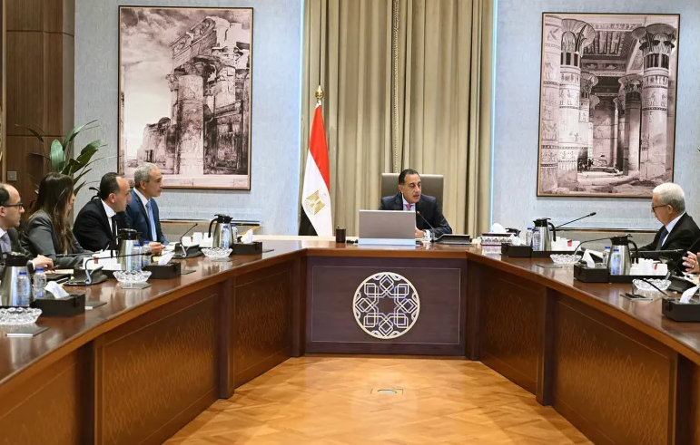 مدبولي يناقش مع اللجنة الاستشارية مؤشرات الاقتصاد الكلي وتحسين معيشة المواطنين