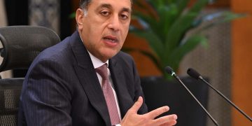 رئيس الوزراء يُهنئ وزير الدفاع بذكرى نصر أكتوبر