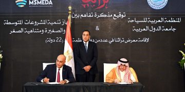 رئيس الوزراء يشهد توقيع مذكرة تفاهم بين جهاز تنمية المشروعات والمنظمة العربية للسياحة