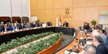 وزير الإسكان يتابع مشروعات مياه الشرب والصرف الصحي بالفيوم والمنيا ضمن حياة كريمة
