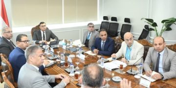 وزير الإسكان يبحث مع “فاوندرز” فرص تسويق مشروعات العاصمة الإدارية