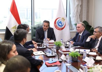 وزير الصحة يبحث مع “هيك فيجن” الصينية التعاون في تطبيق تقنيات الذكاء الاصطناعي بالقطاع الصحي