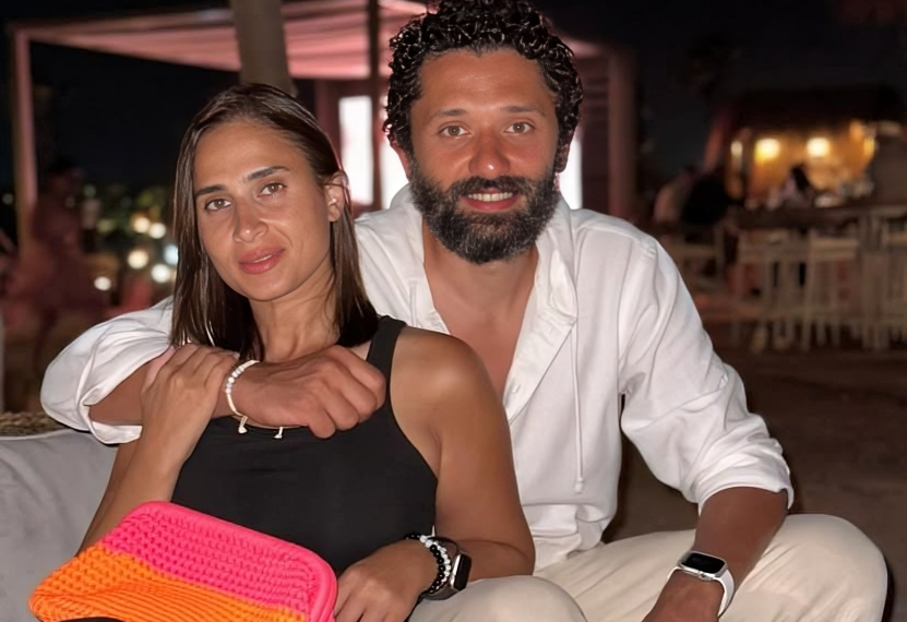 كريم محمود عبدالعزيز يعلن انفصاله رسميًا عن زوجته مصممة الأزياء آن الرفاعي