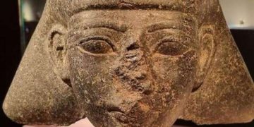 عاجل  | رئيس وزراء هولندا يعلن إعادة رأس تحتمس الثالث إلى مصر