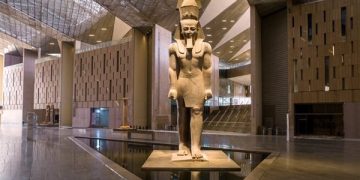 وزارة السياحة تحسم الجدل حول ما تردد عن منح اليابان إدارة المتحف المصري الكبير