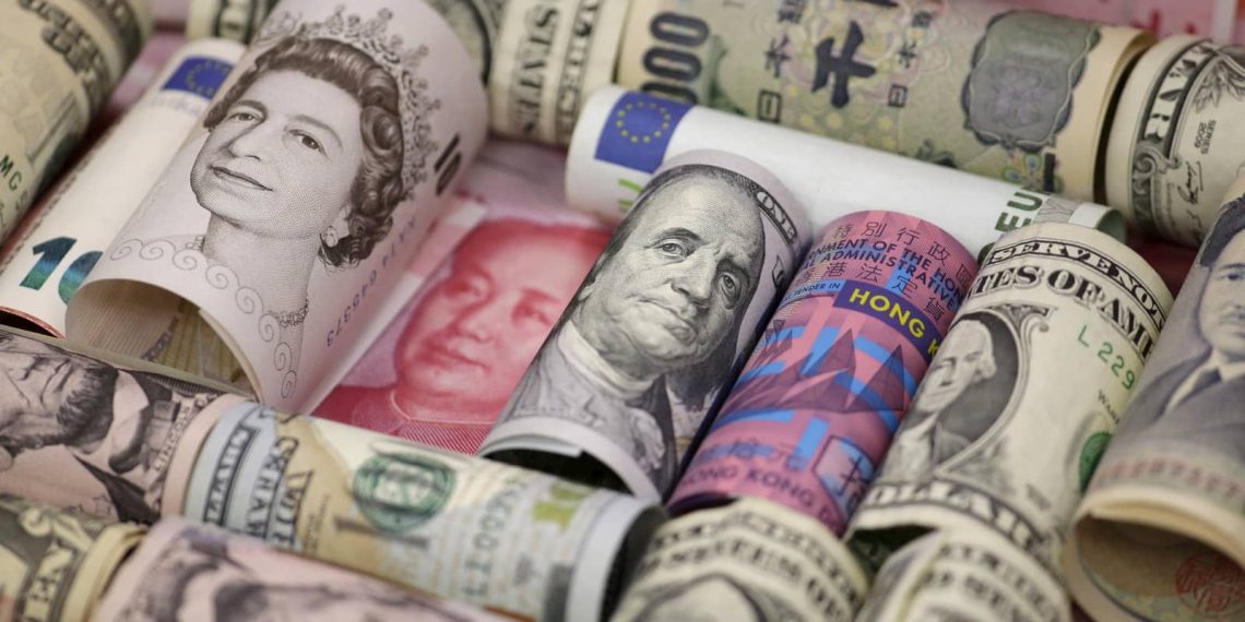 أسعار العملات الأجنبية والعربية تستقر في بداية تعاملات الثلاثاء