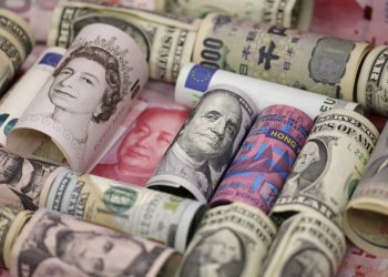 أسعار العملات الأجنبية والعربية تستقر في بداية تعاملات الثلاثاء