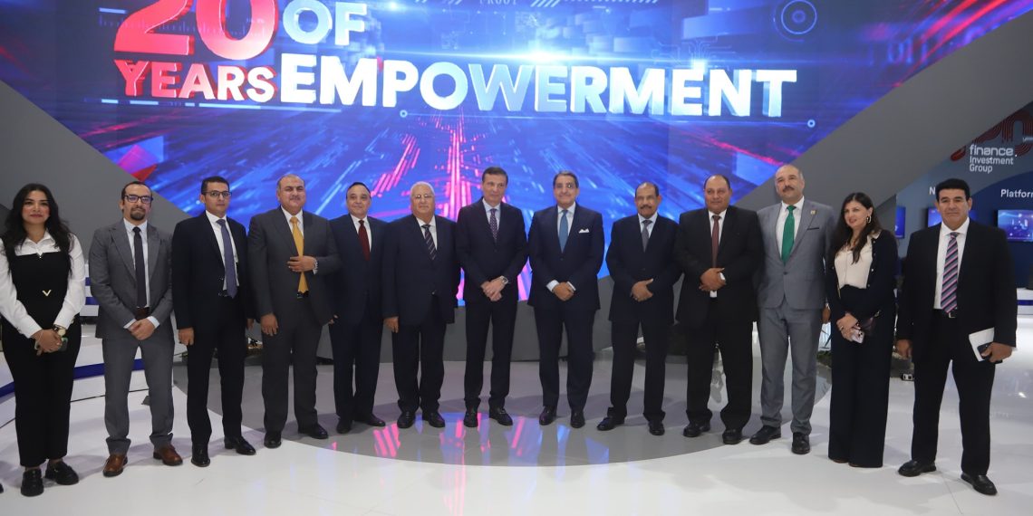 وزير الزراعة يتفقد جناح “إي فاينانس” بمعرض Cairo ICT ويشيد بالتحول الرقمي