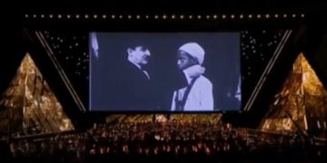 بصوته.. كريم عبد العزيز يروي بصوته قصة اكتشاف مقبرة توت عنخ آمون في افتتاح المتحف المصري الكبير