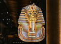 بالصور| لأول مرة المتحف المصري الكبير يعرض كنوز الملك توت عنخ آمون في قاعته الجديدة