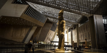 بسبب الإقبال غير المسبوق.. المتحف المصري الكبير يعلن نفاد تذاكر الزيارة اليوم