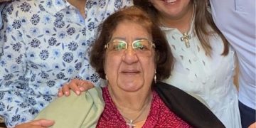 وفاة والدة الفنان هاني رمزي بعد صراع مع المرض