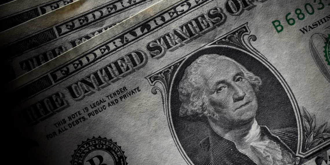 الدولار يصعد 4 قروش في البنوك المصرية خلال تعاملات اليوم